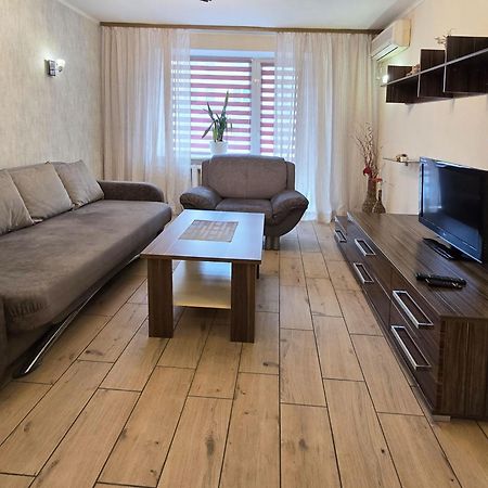 Home Hotel Apartments On Kontraktova Ploshcha Киев Экстерьер фото