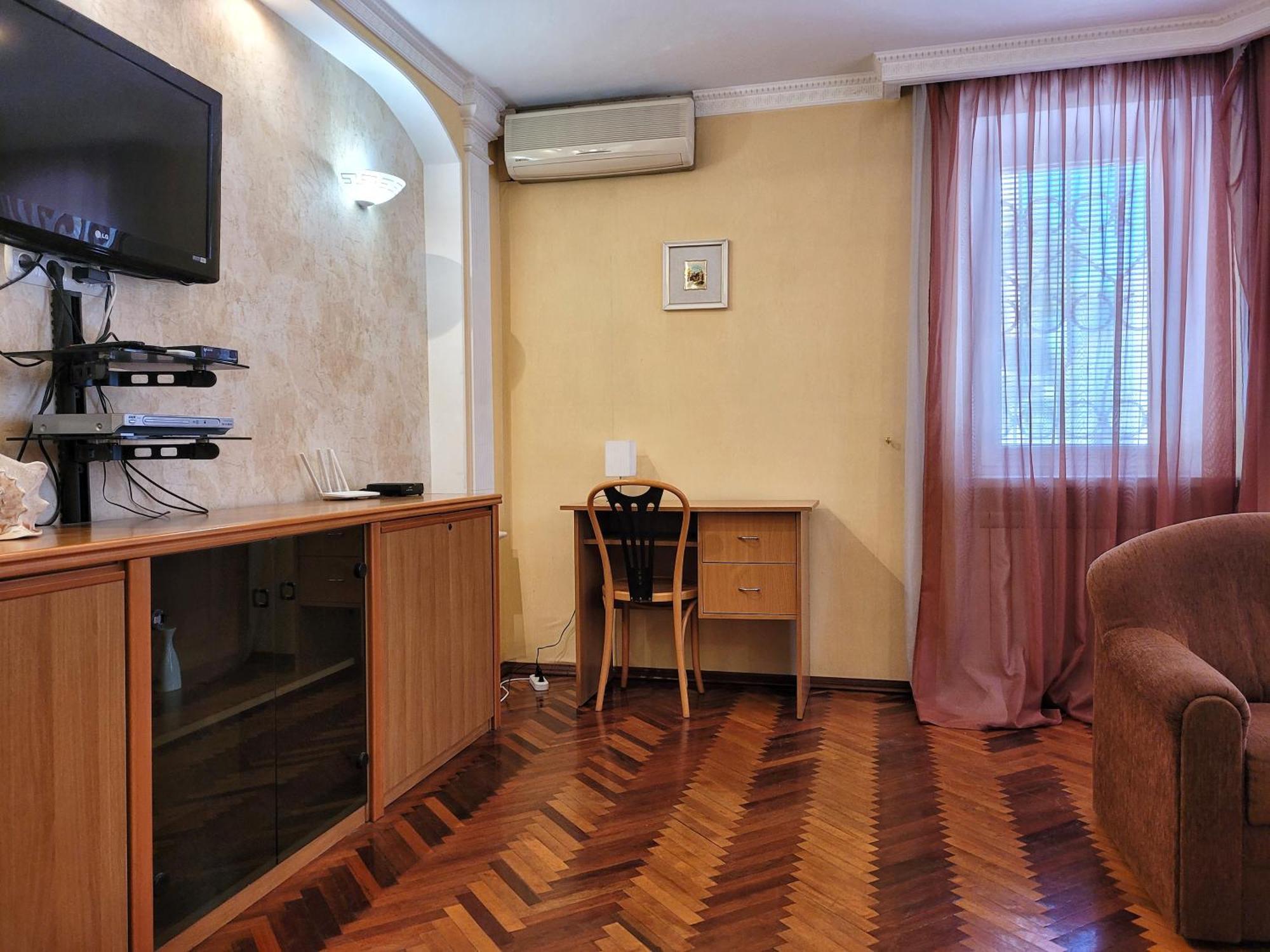 Home Hotel Apartments On Kontraktova Ploshcha Киев Экстерьер фото